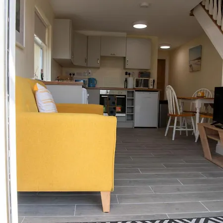 The Snug Apartment